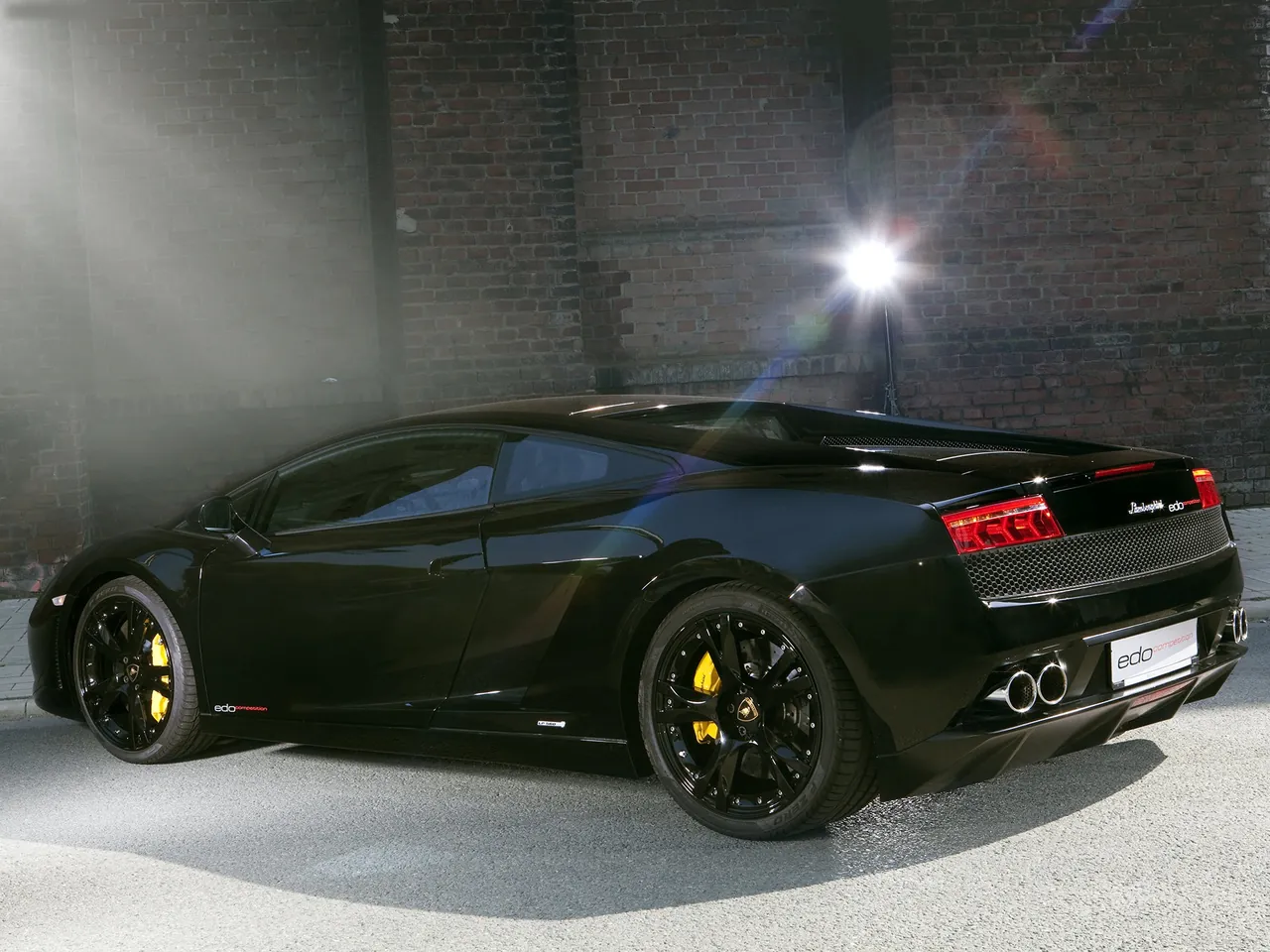 Edo Lamborghini Gallardo LP600-4 (2009) – zadní tříčtvrteční pohled