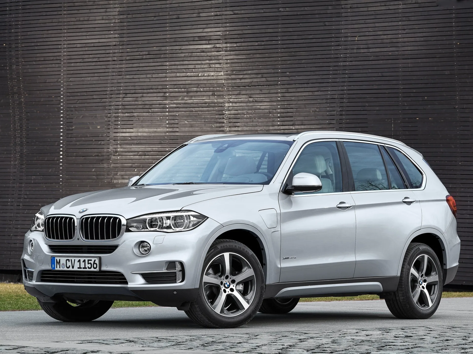 BMW X5 xDrive40e (2016)