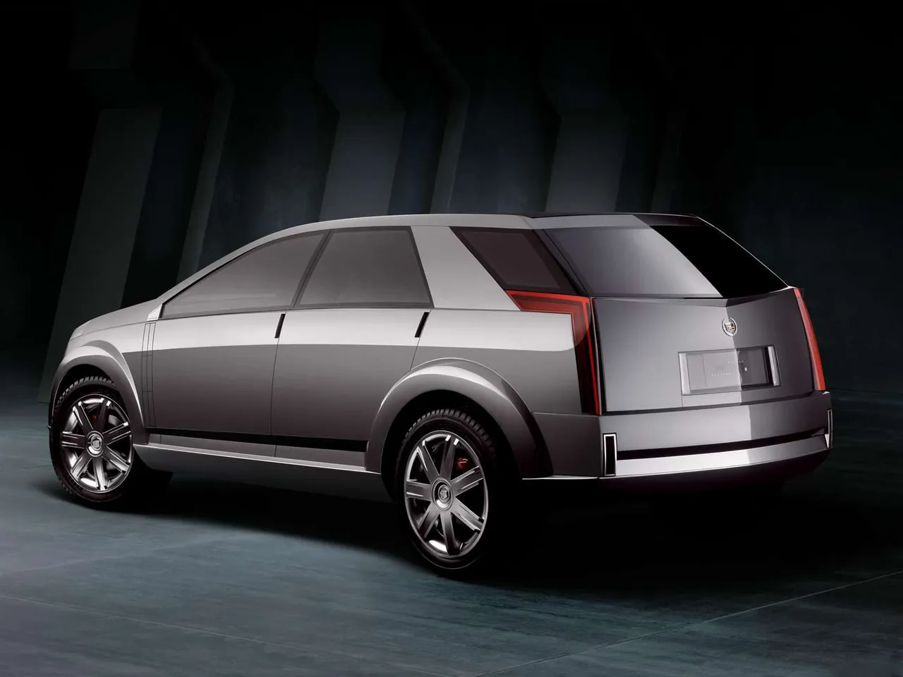 Cadillac Vizon Concept (2002) – zadní tříčtvrteční pohled
