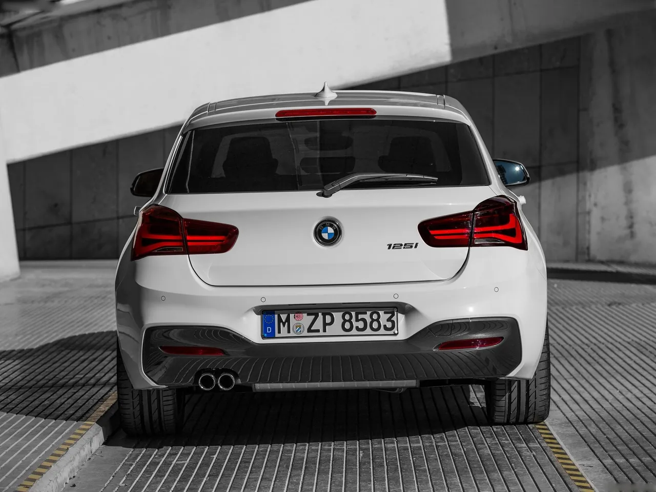BMW 1-Series (2016) – zezadu