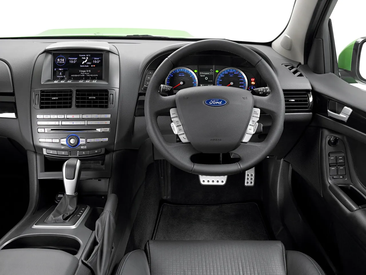 Ford FG Falcon XR8 (2008) – interiér