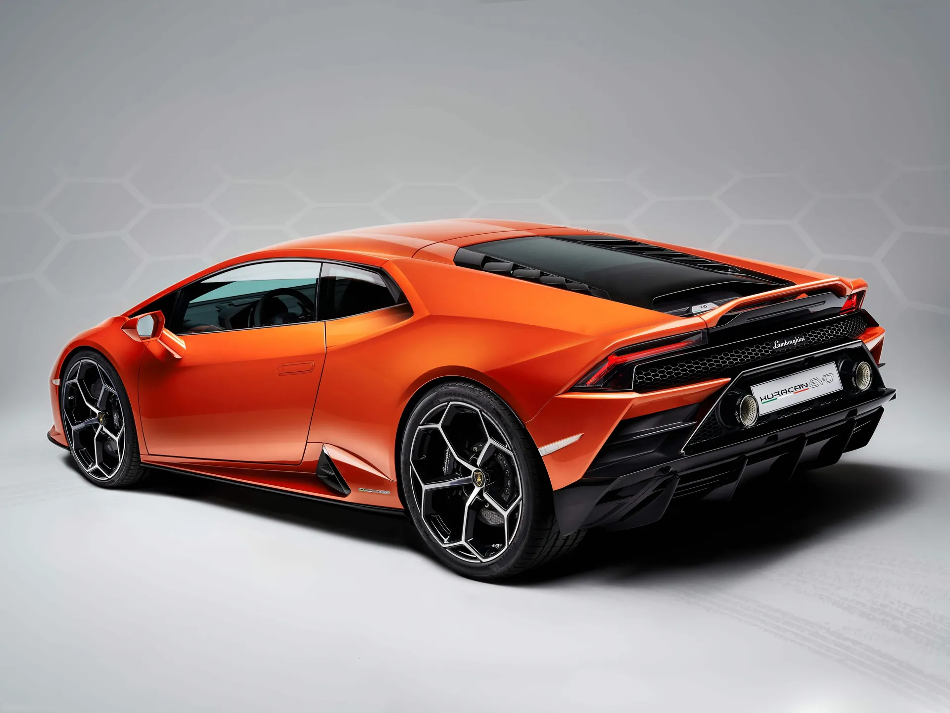 Lamborghini Huracan Evo (2019) – zadní tříčtvrteční pohled