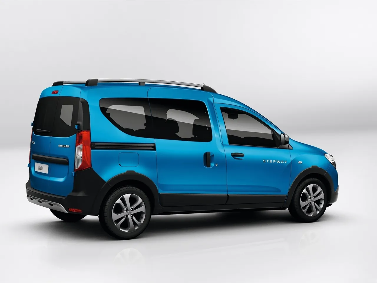 Dacia Dokker Stepway (2015) – zadní tříčtvrteční pohled