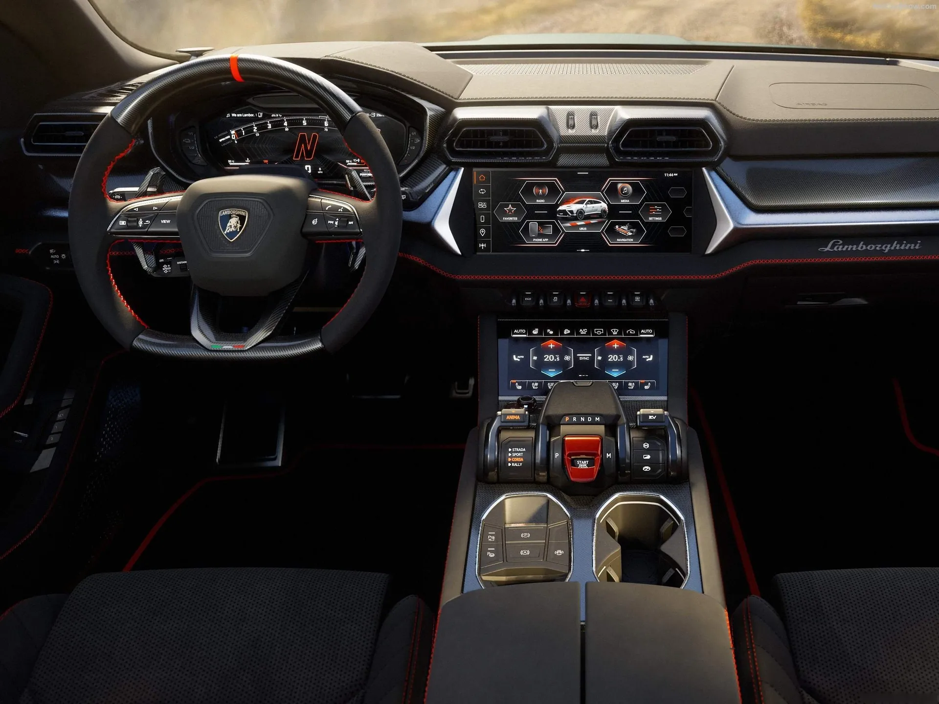 Lamborghini Urus SE Performante (2027) – interiér