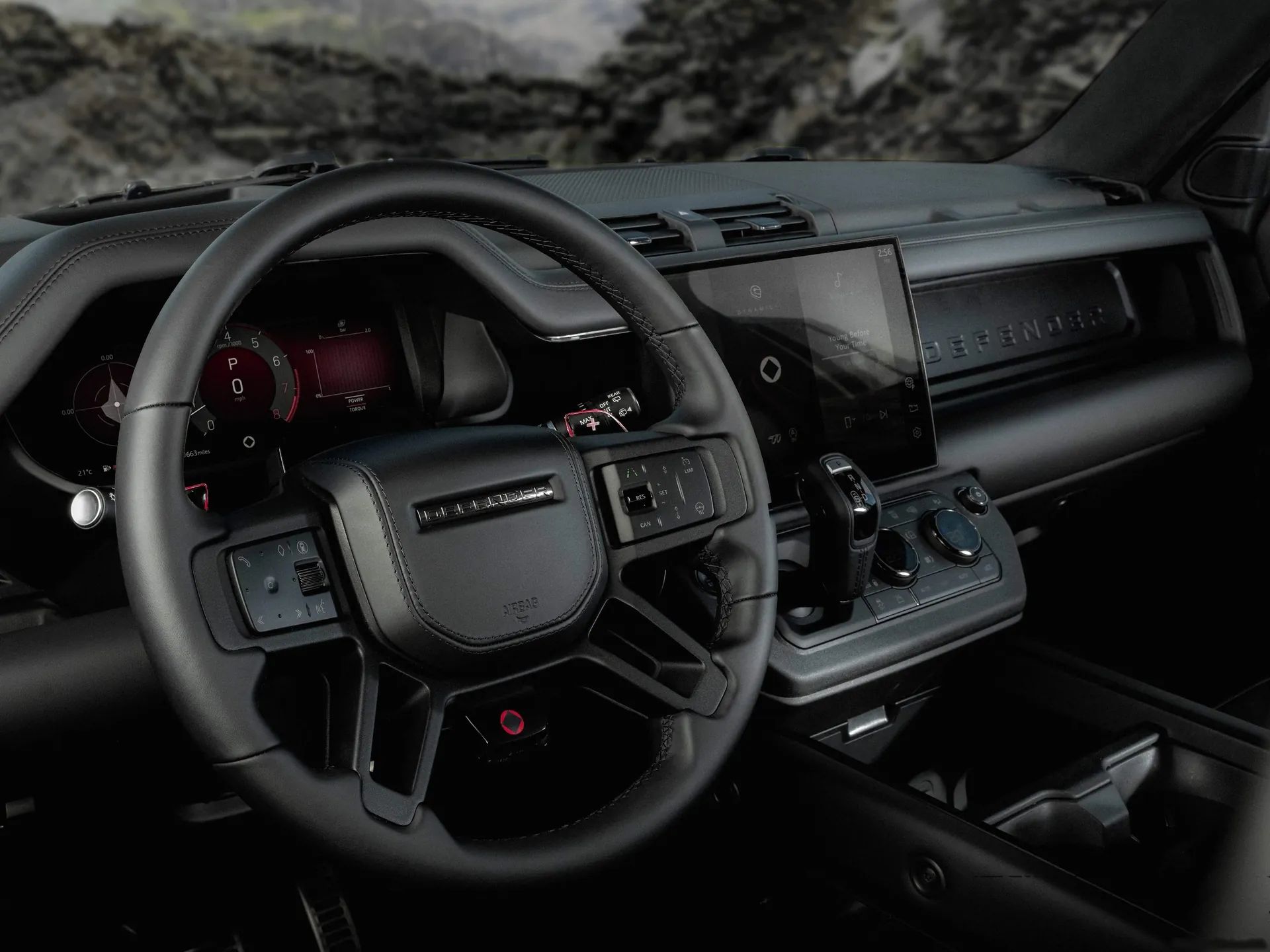 Land Rover Defender Octa Black (2026) – interiér