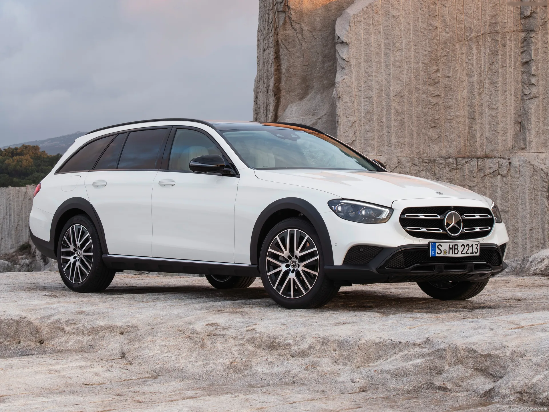 Mercedes-Benz E-Class All-Terrain (2021)