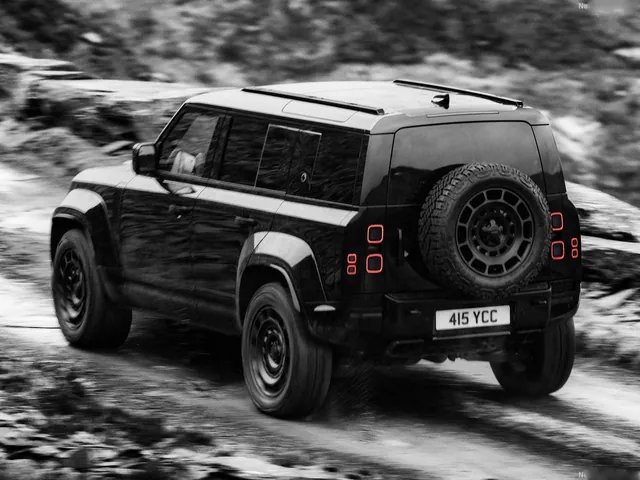 Land Rover Defender Octa Black (2026)