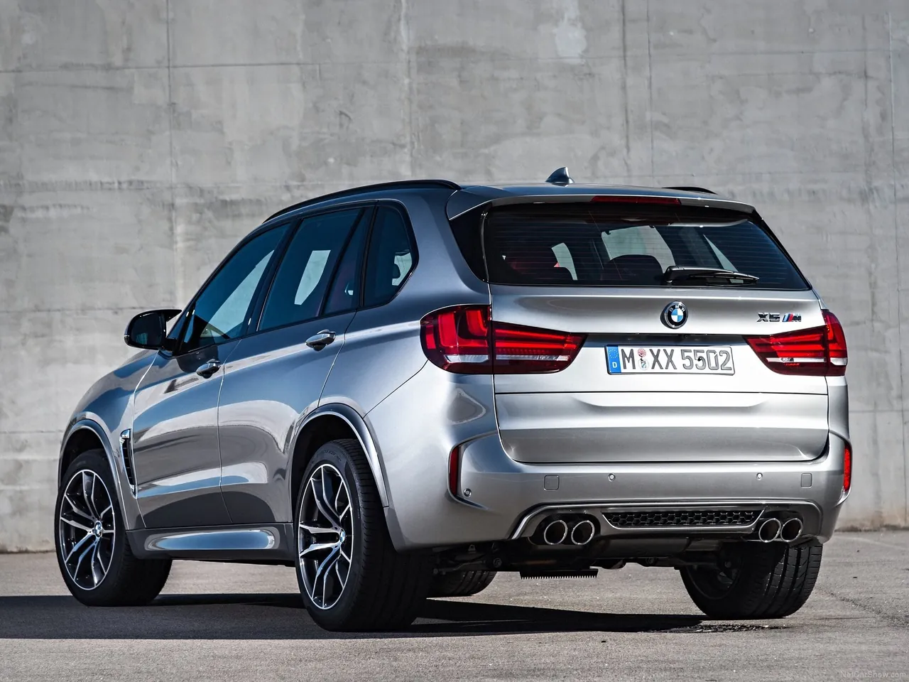 BMW X5 M (2016) – zadní tříčtvrteční pohled