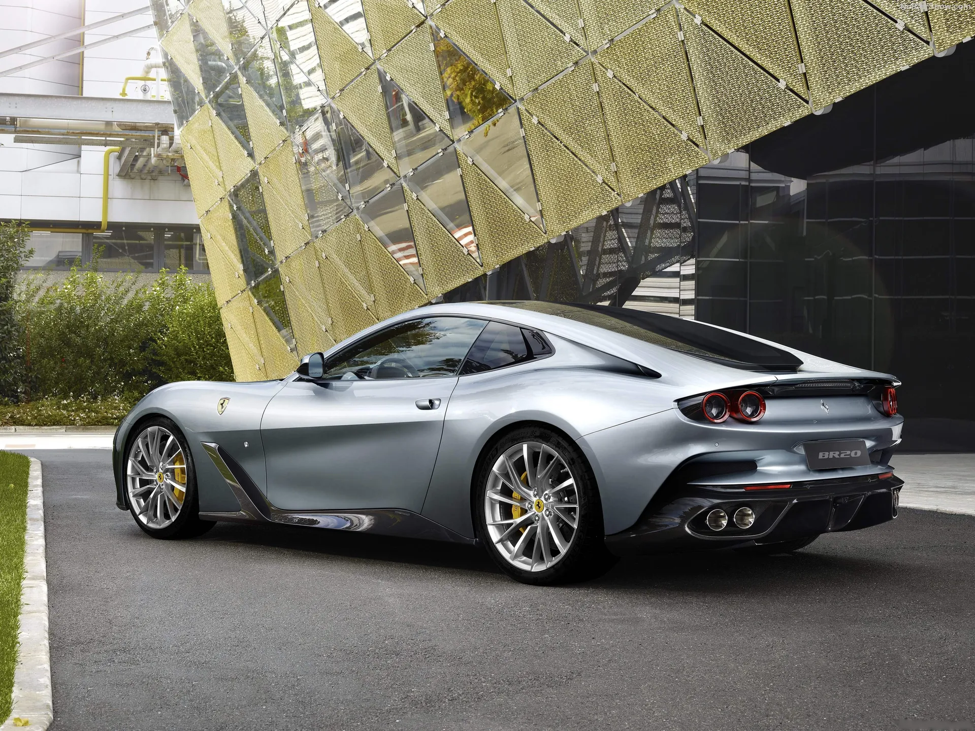 Ferrari BR20 (2021) – zadní tříčtvrteční pohled