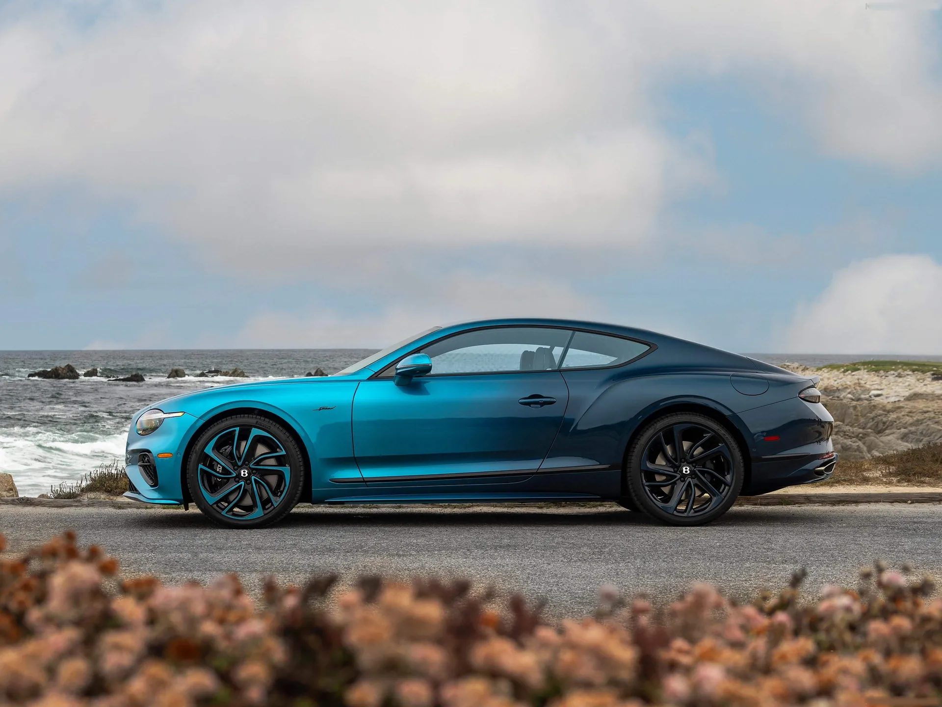 Bentley Continental GT Speed Ombre by Mulliner (2025) – boční profil