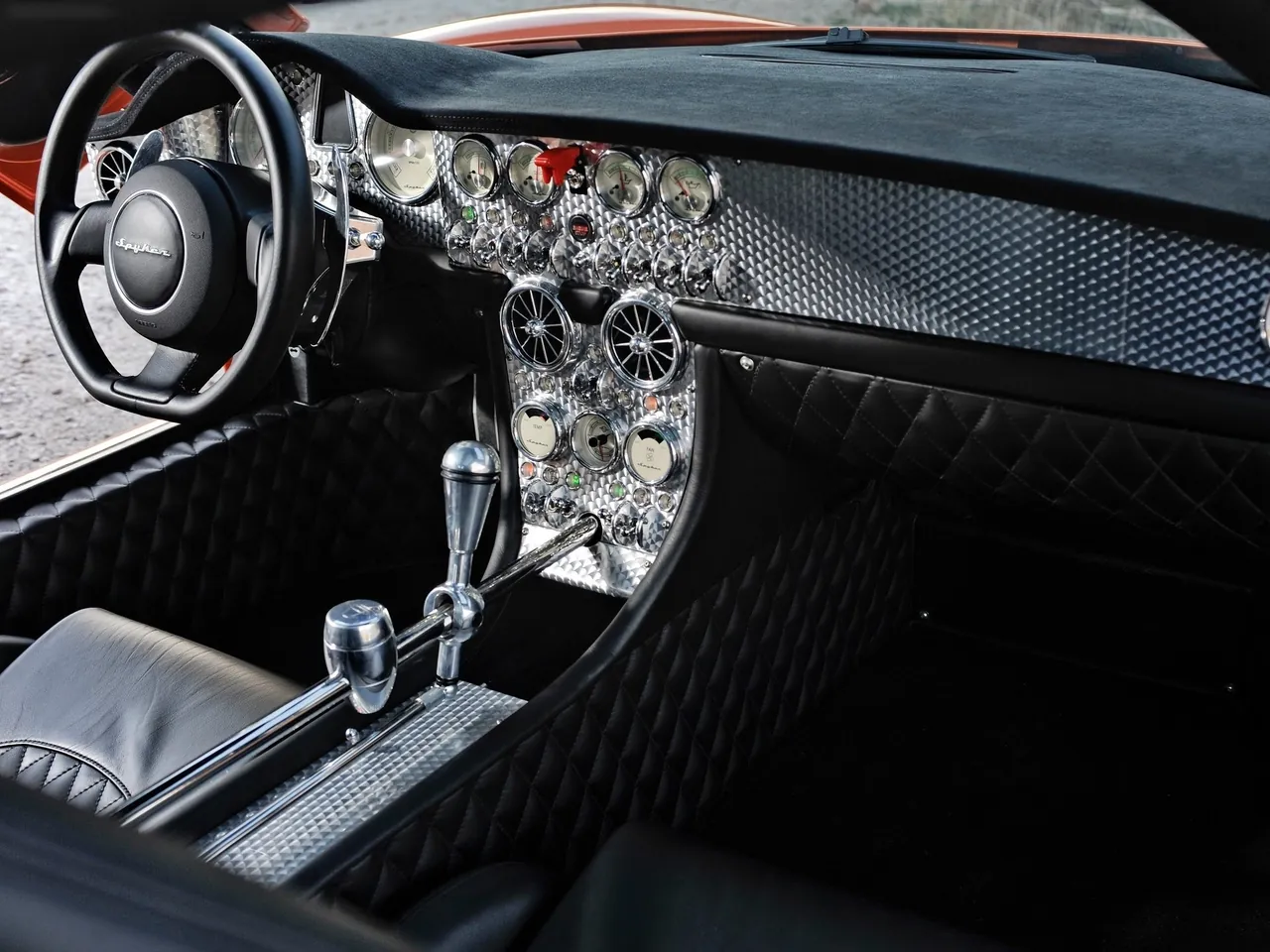 Spyker C8 Aileron (2008) – interiér