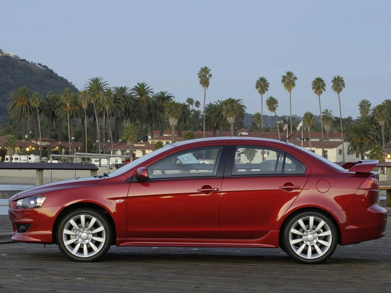 Mitsubishi Lancer (2008) – boční profil