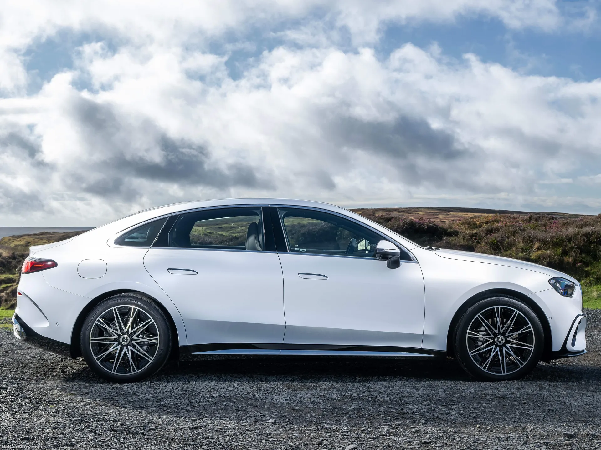 Mercedes-Benz C-Class EV [UK] (2027) – boční profil