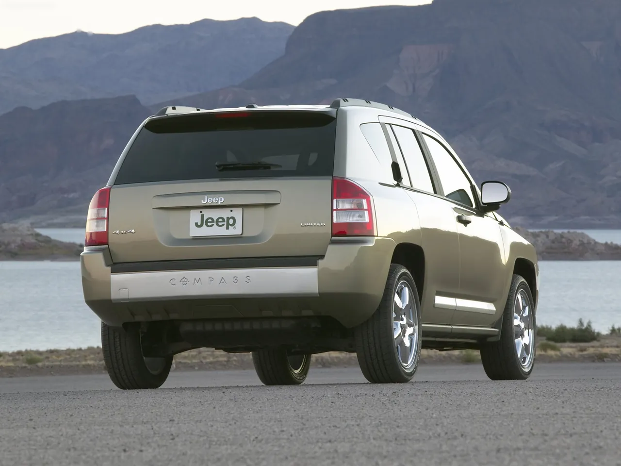 Jeep Compass (2007) - Rear Three-Quarter