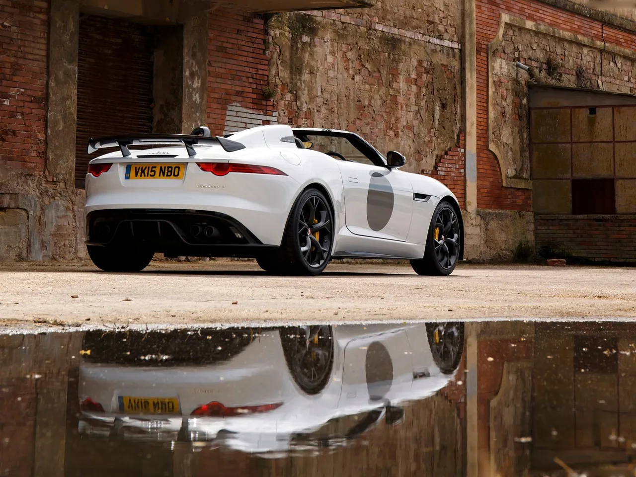 Jaguar F-Type Project 7 (2015) – zadní tříčtvrteční pohled