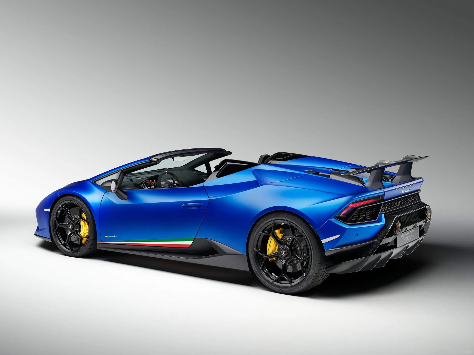 Lamborghini Huracan Performante Spyder (2019) – zadní tříčtvrteční pohled