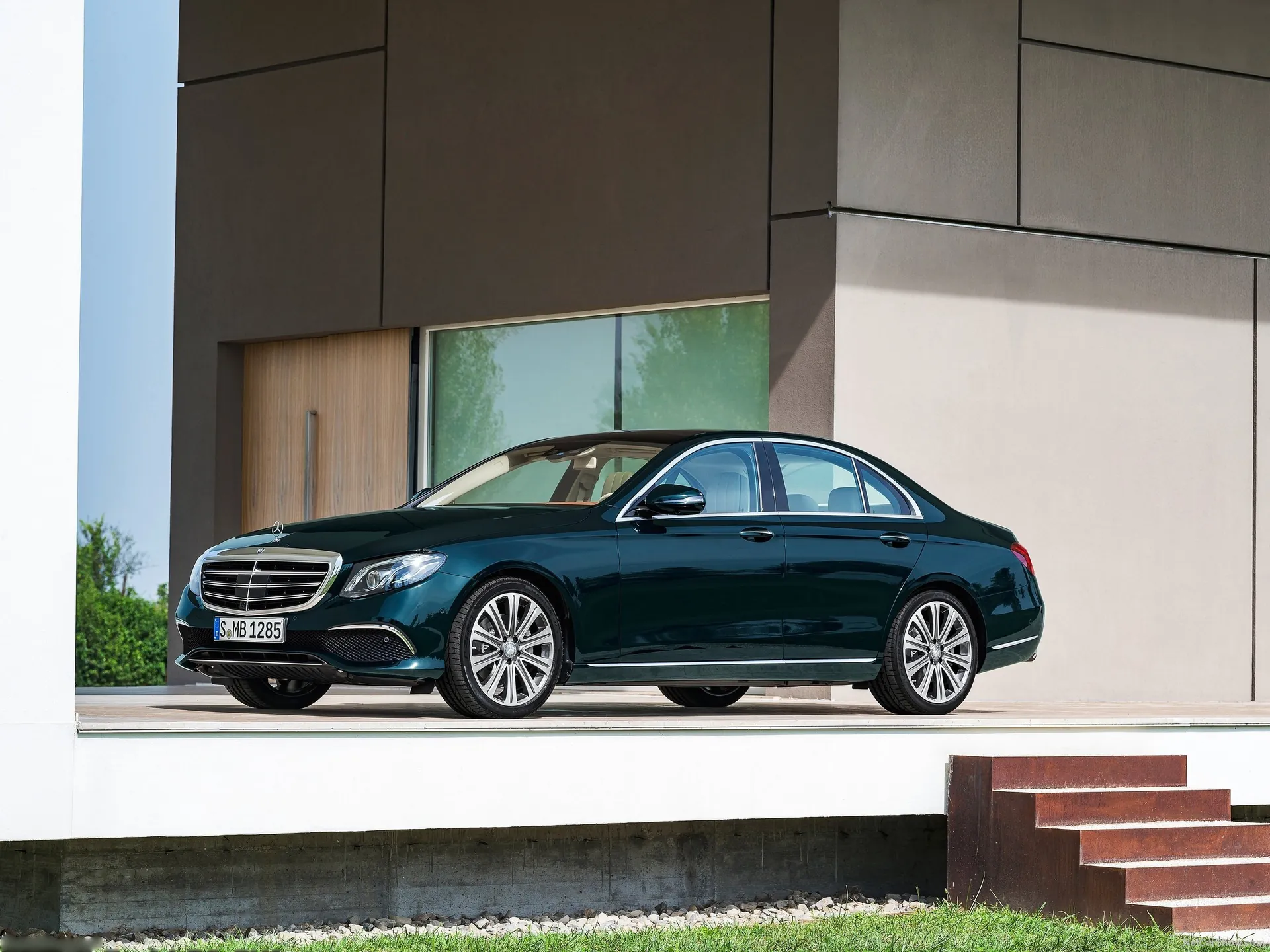 Mercedes-Benz E-Class (2017)