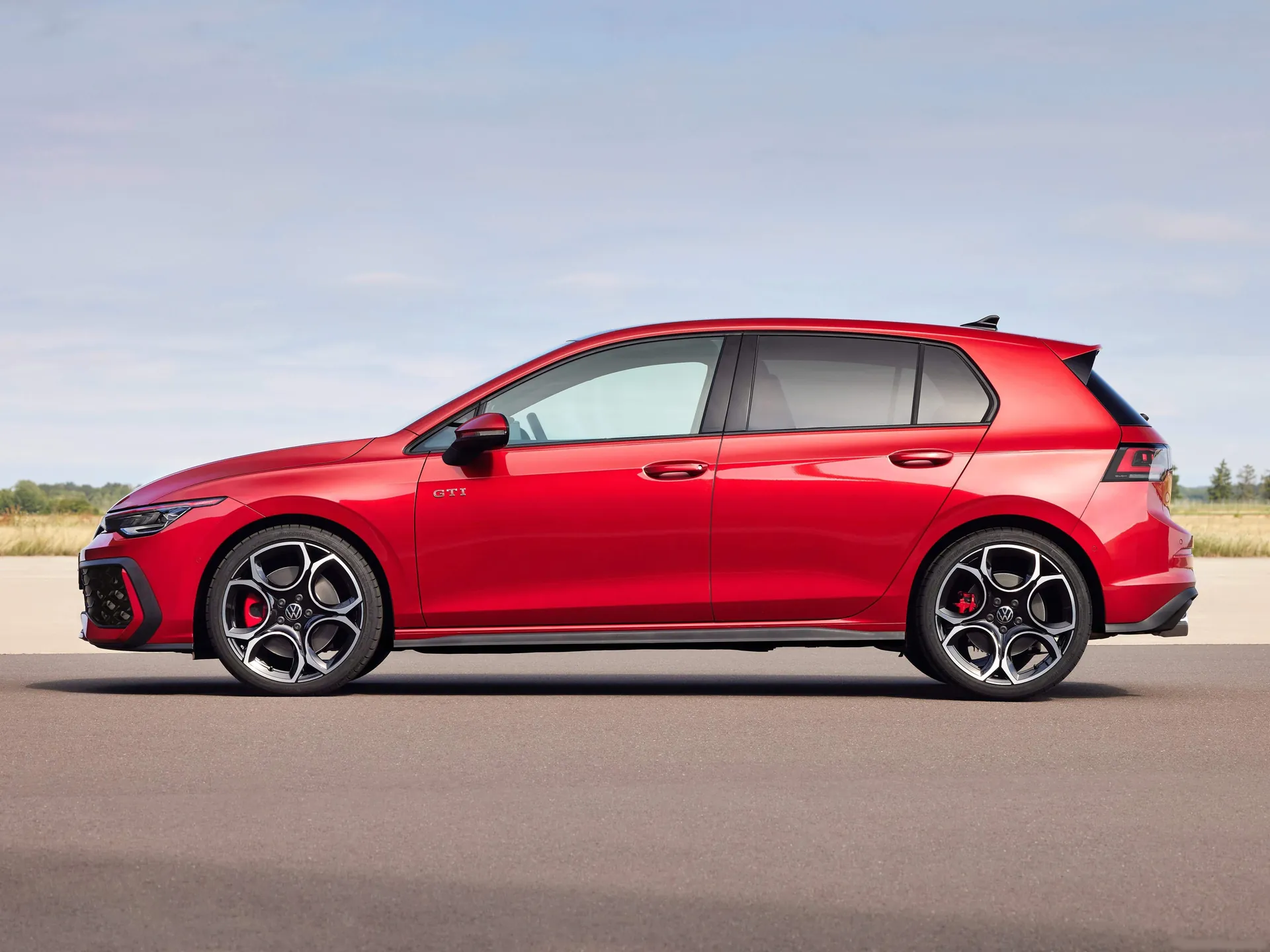 Volkswagen Golf GTI (2024) – boční profil