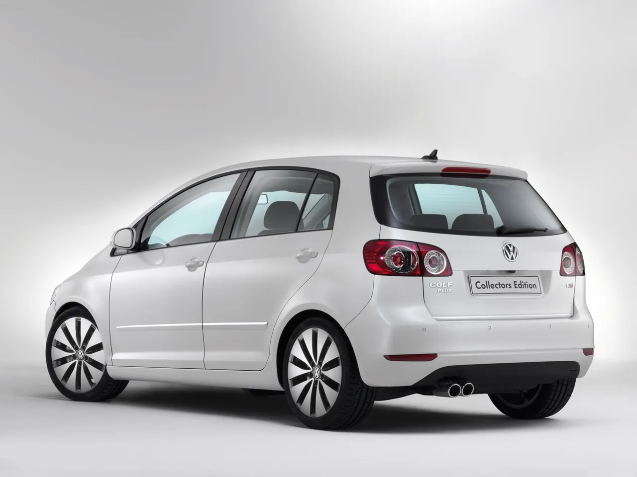 Volkswagen Golf Plus (2009) – zadní tříčtvrteční pohled