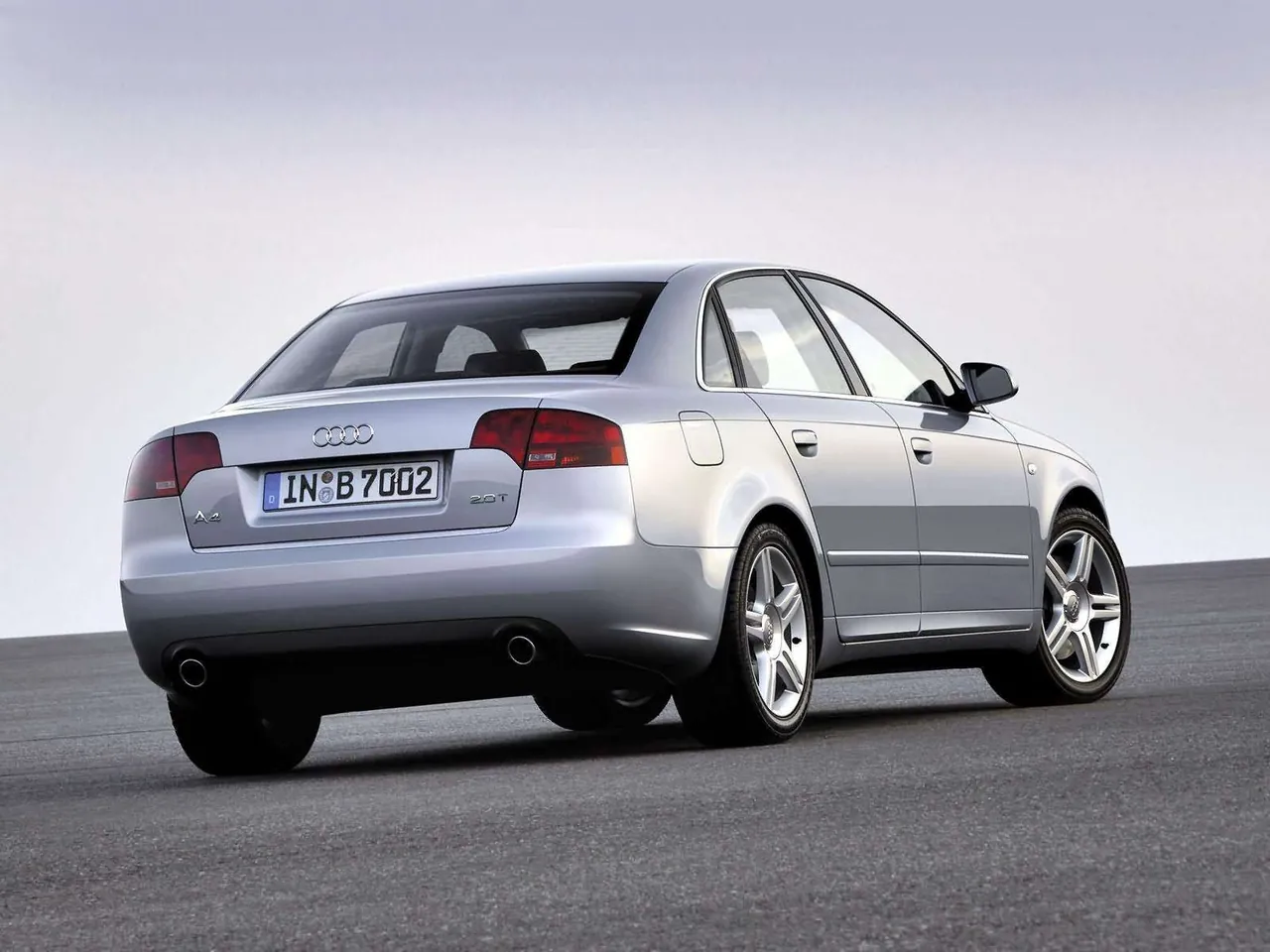 Audi A4 2.0T (2005) – zadní tříčtvrteční pohled