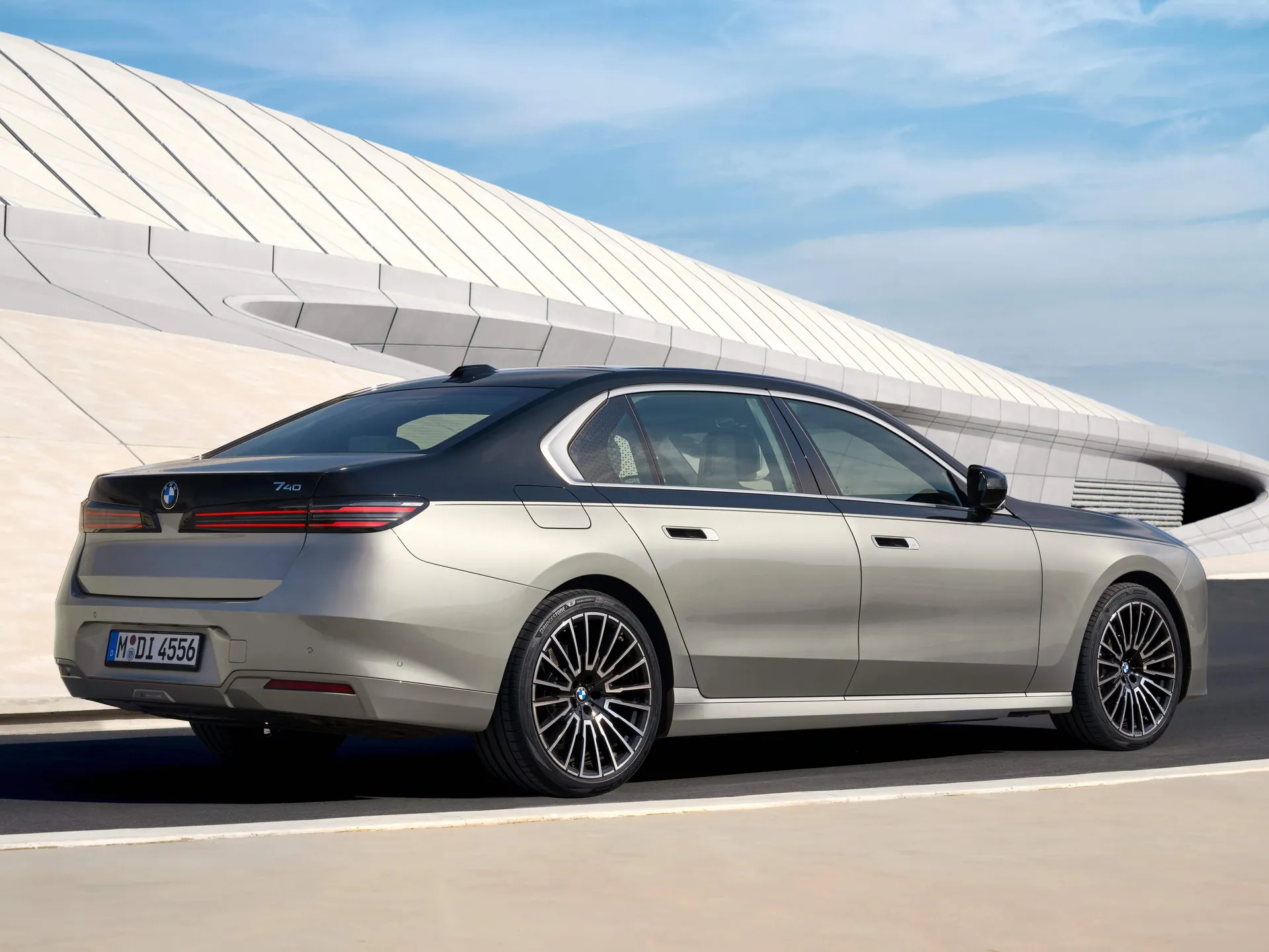 BMW 7-Series (2027) – zadní tříčtvrteční pohled