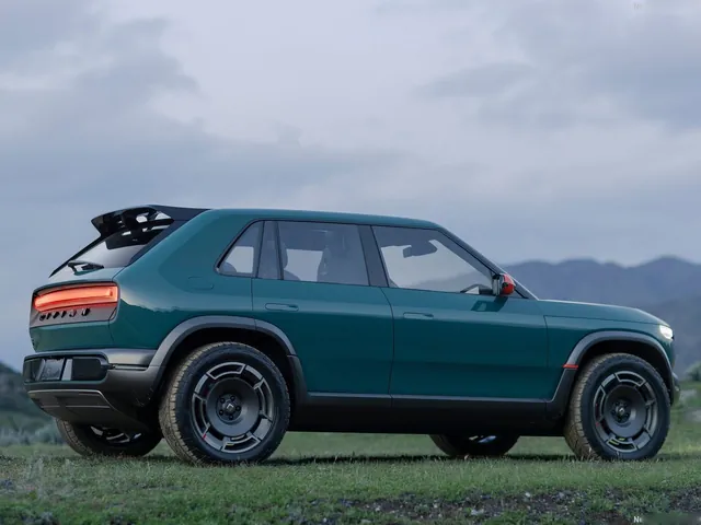 Rivian R3X (2027)
