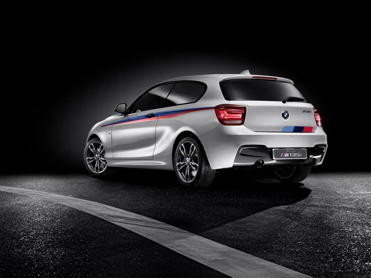 BMW M135i Concept (2012) – zadní tříčtvrteční pohled