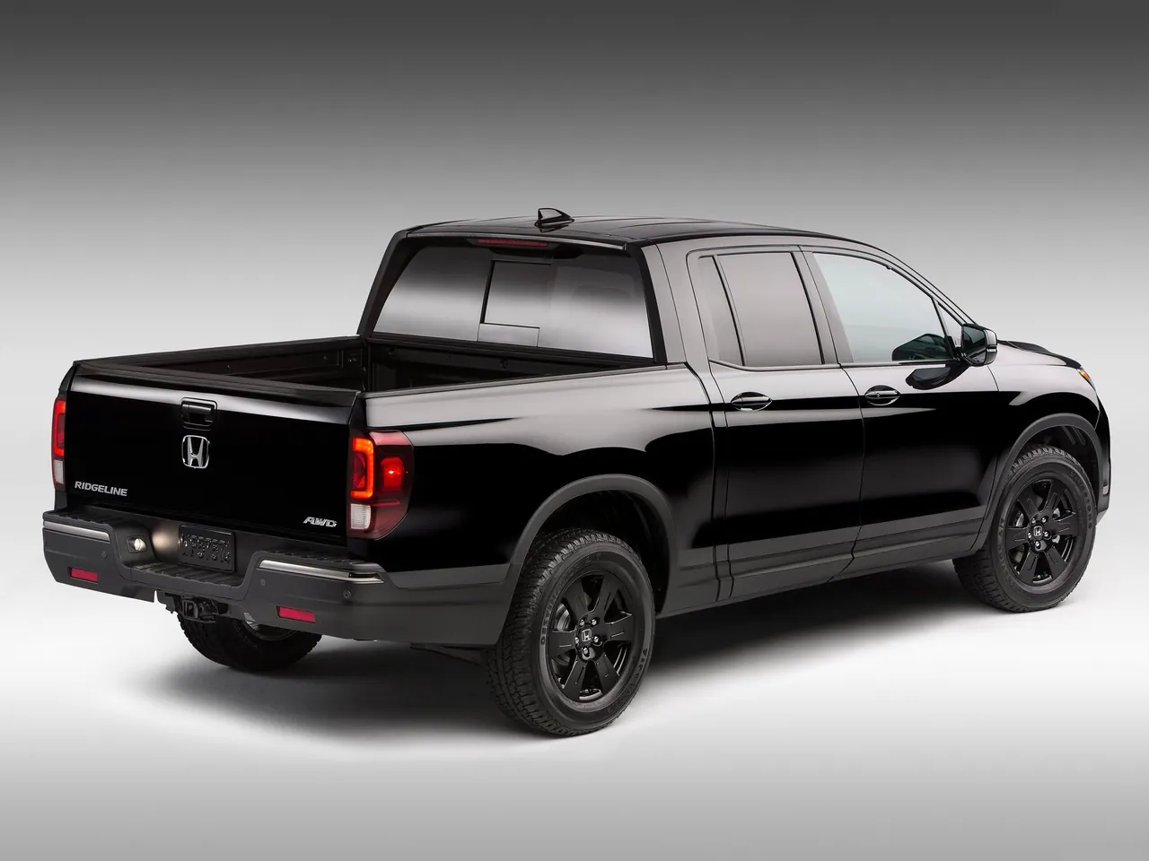 Honda Ridgeline (2017) – zadní tříčtvrteční pohled