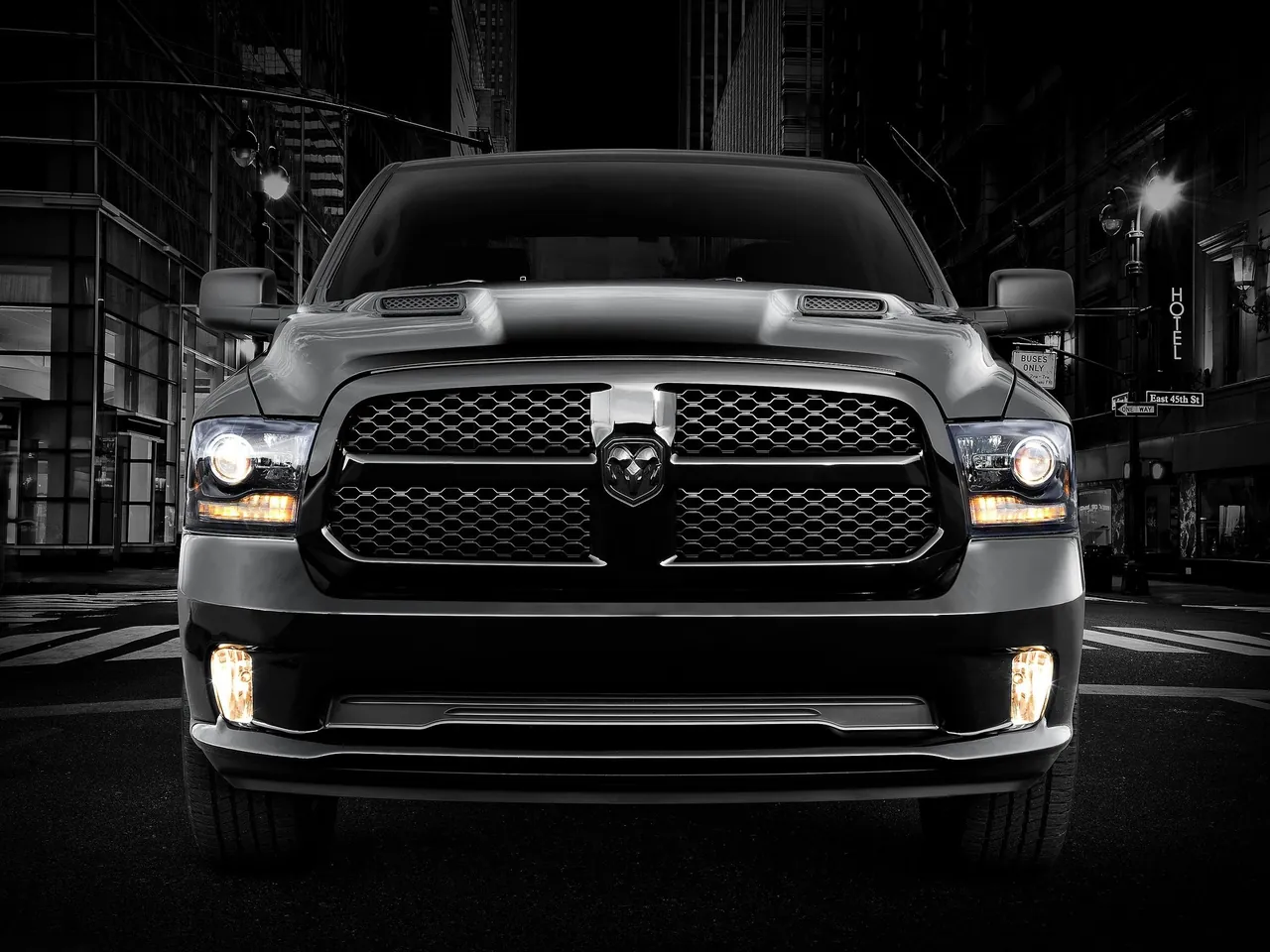 Ram 1500 Black Express (2013) – zepředu