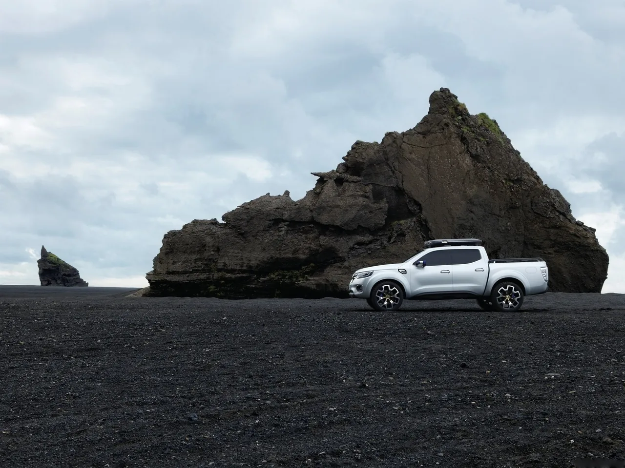 Renault Alaskan Concept (2015) – boční profil