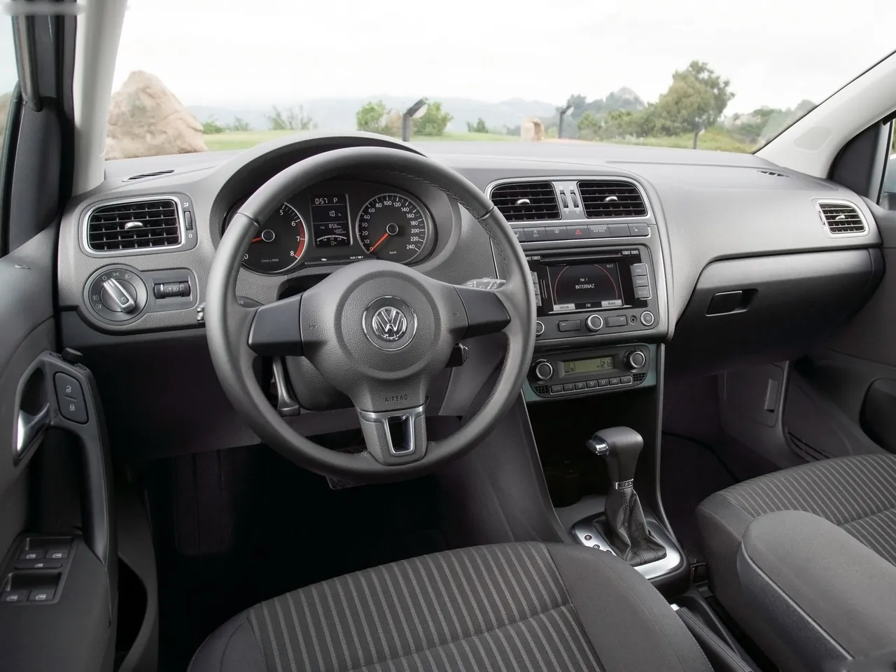 Volkswagen Polo (2010) - Interior