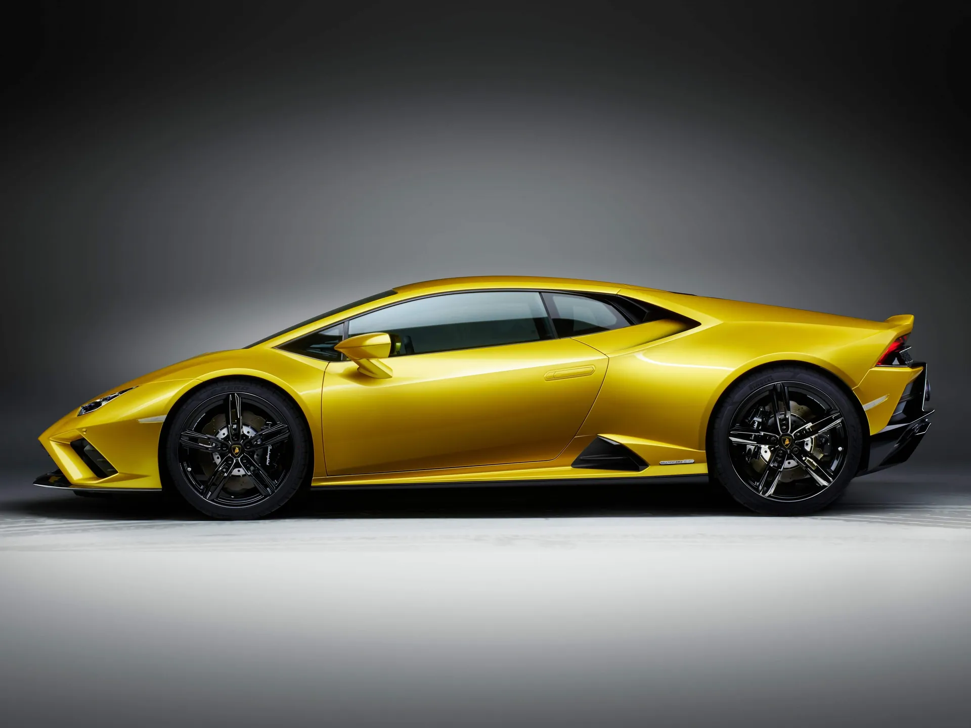 Lamborghini Huracan Evo RWD (2021) – boční profil