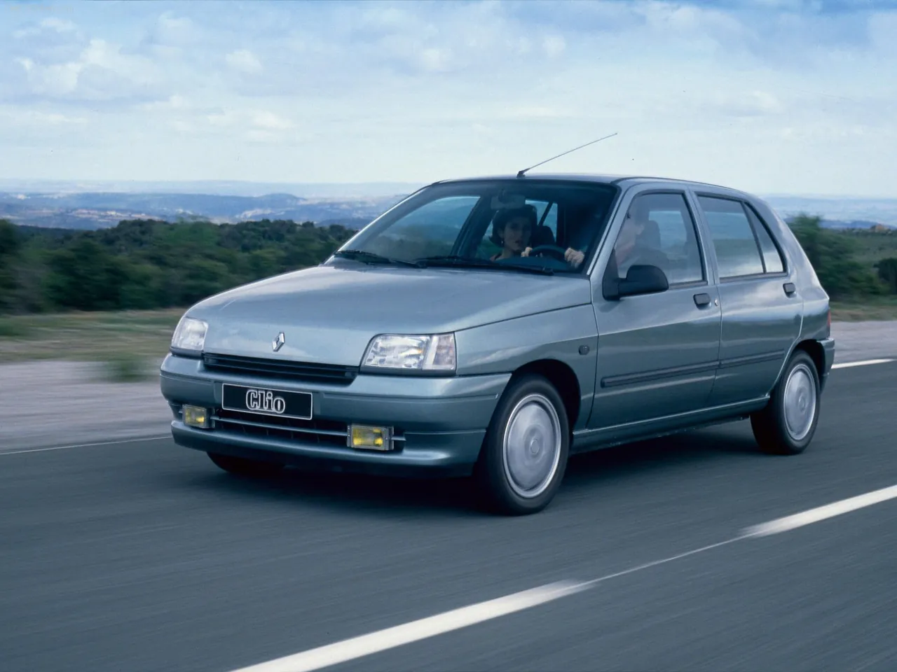 Renault Clio 1.7 RT 5-door (1990)