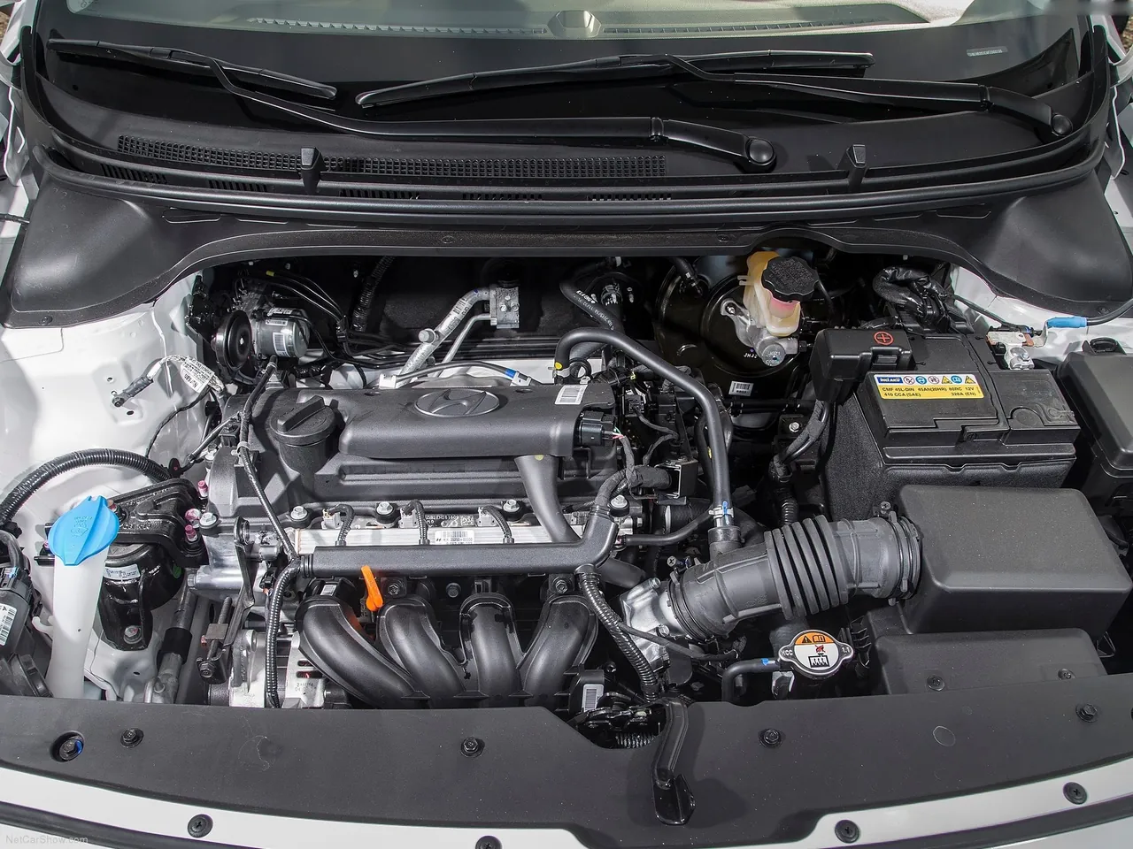 Hyundai i20 (2015) – motorový prostor