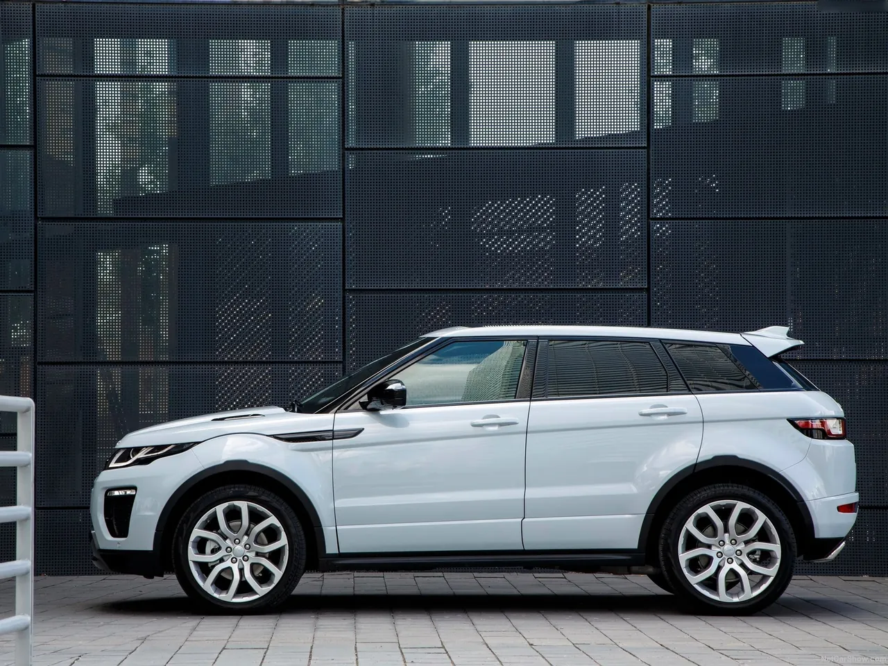 Land Rover Range Rover Evoque (2016) – boční profil