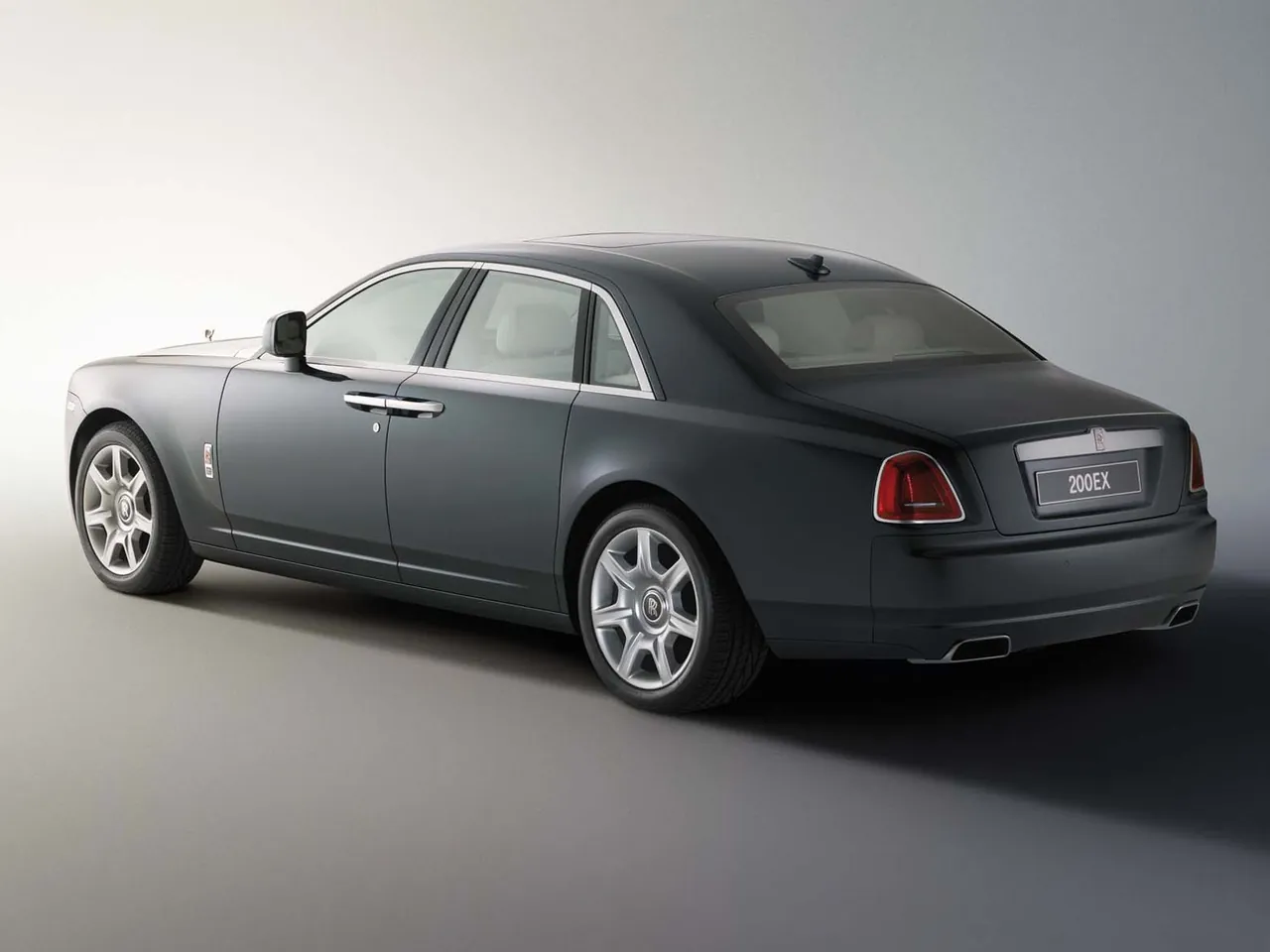 Rolls-Royce 200EX Concept (2009) – zadní tříčtvrteční pohled