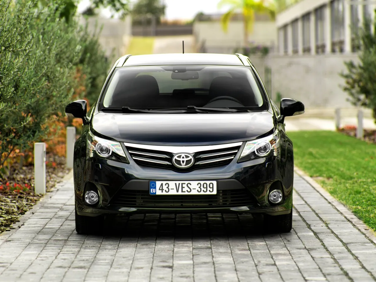 Toyota Avensis (2012) – zepředu