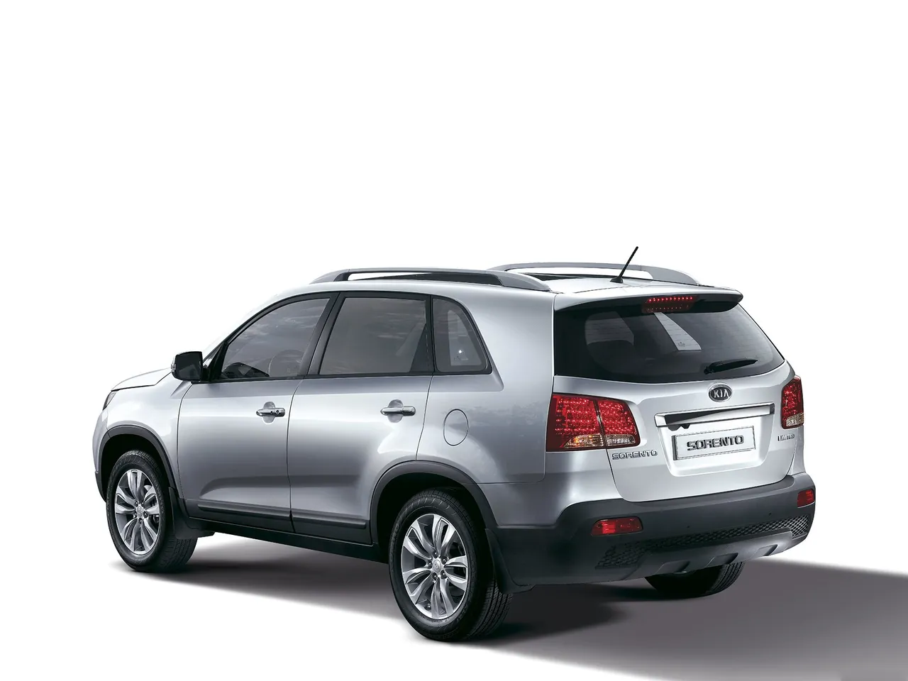Kia Sorento (2010) – zadní tříčtvrteční pohled