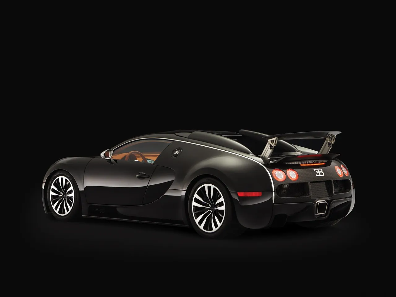 Bugatti Veyron Sang Noir (2008) – zadní tříčtvrteční pohled