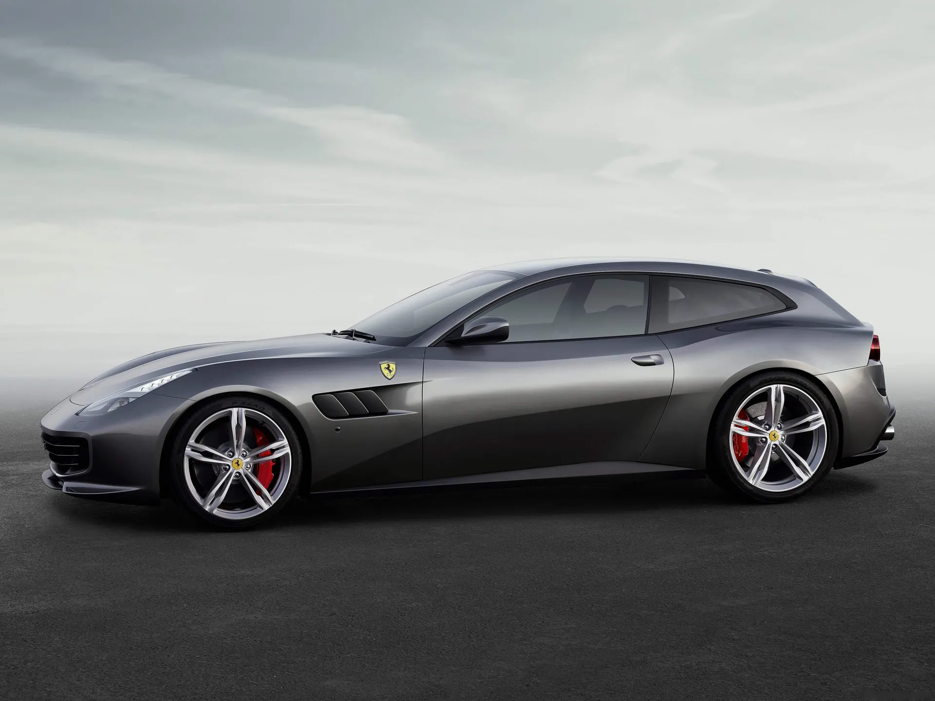 Ferrari GTC4 Lusso (2017) – boční profil