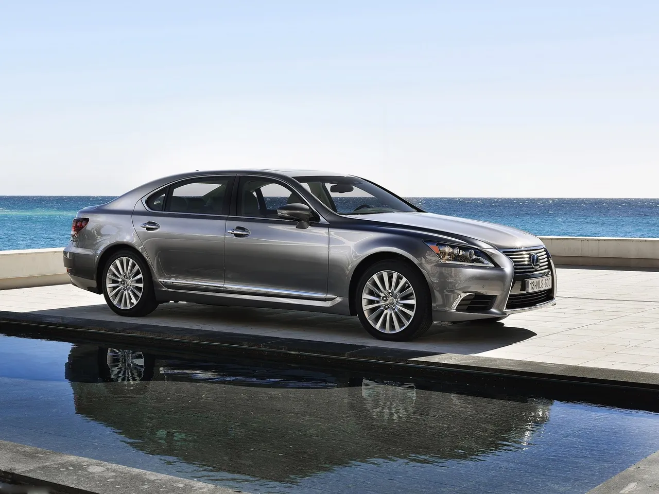Lexus LS [EU] (2013)