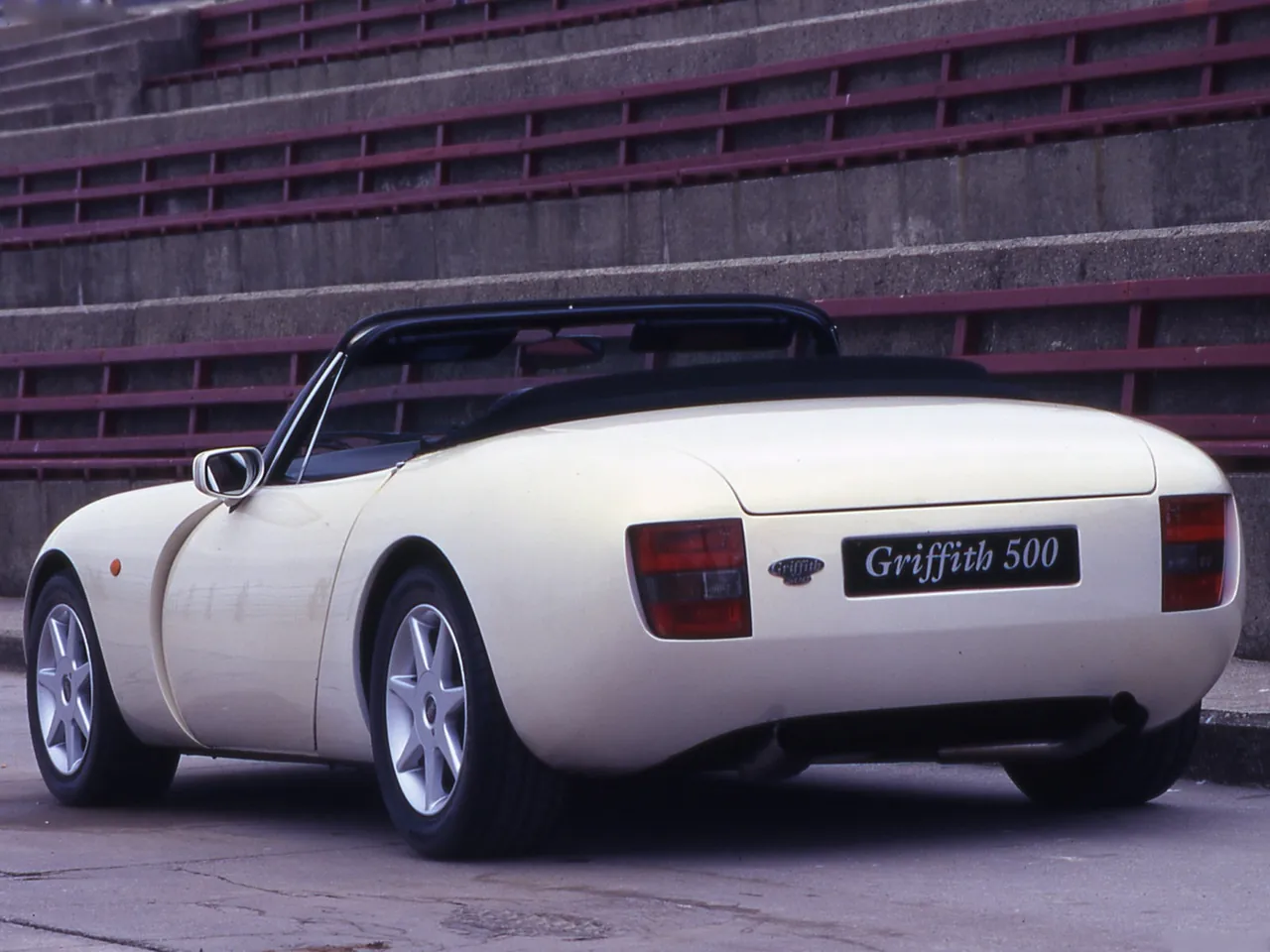 TVR Griffith 500 (1993) – zadní tříčtvrteční pohled
