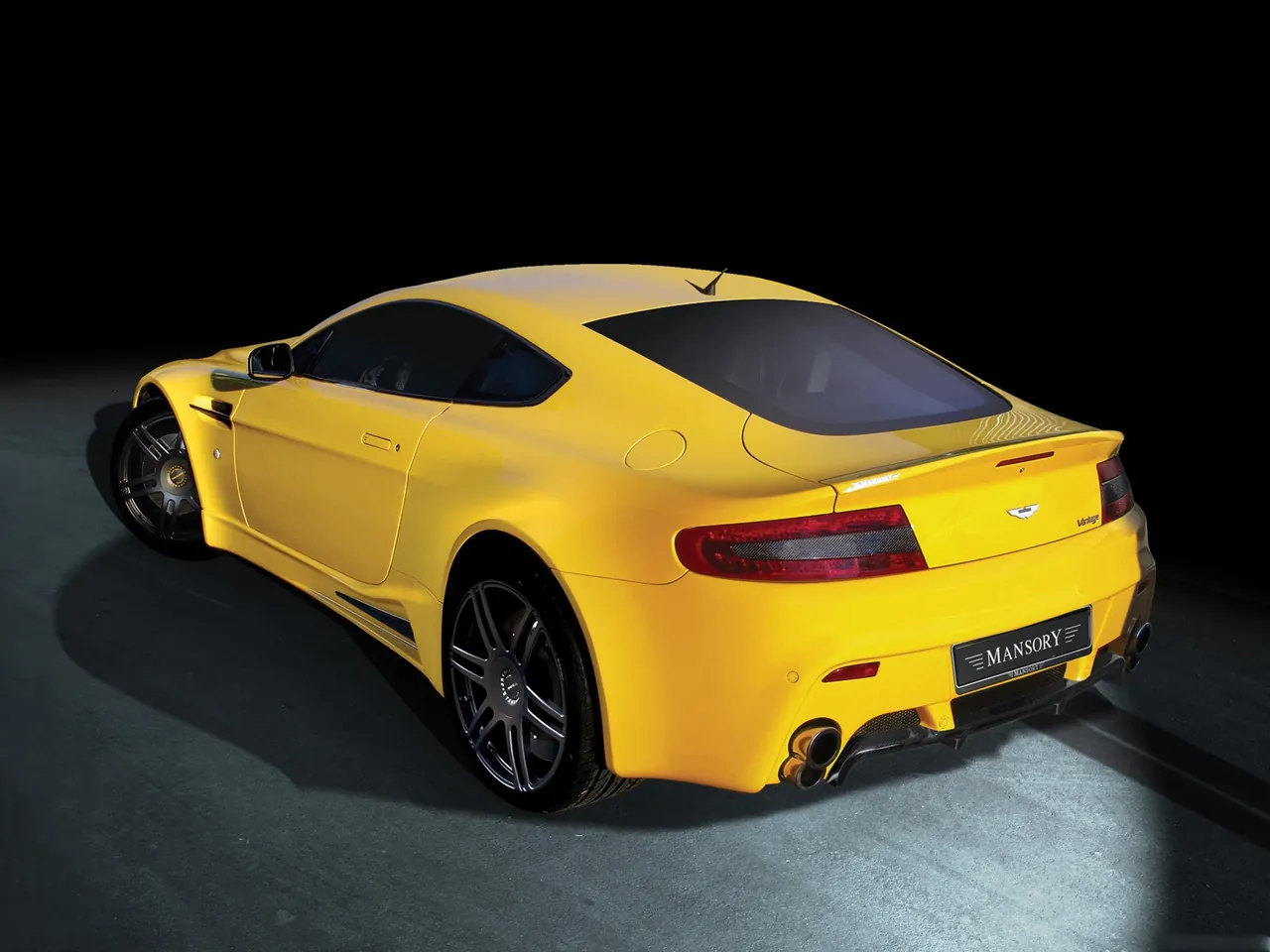 Mansory Aston Martin Vantage V8 (2006) – zadní tříčtvrteční pohled