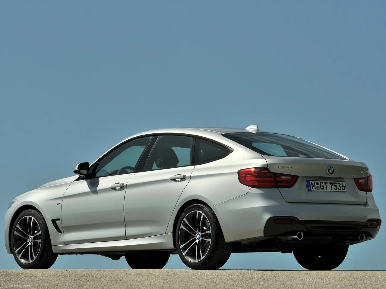 BMW 3-Series Gran Turismo (2014) – zadní tříčtvrteční pohled