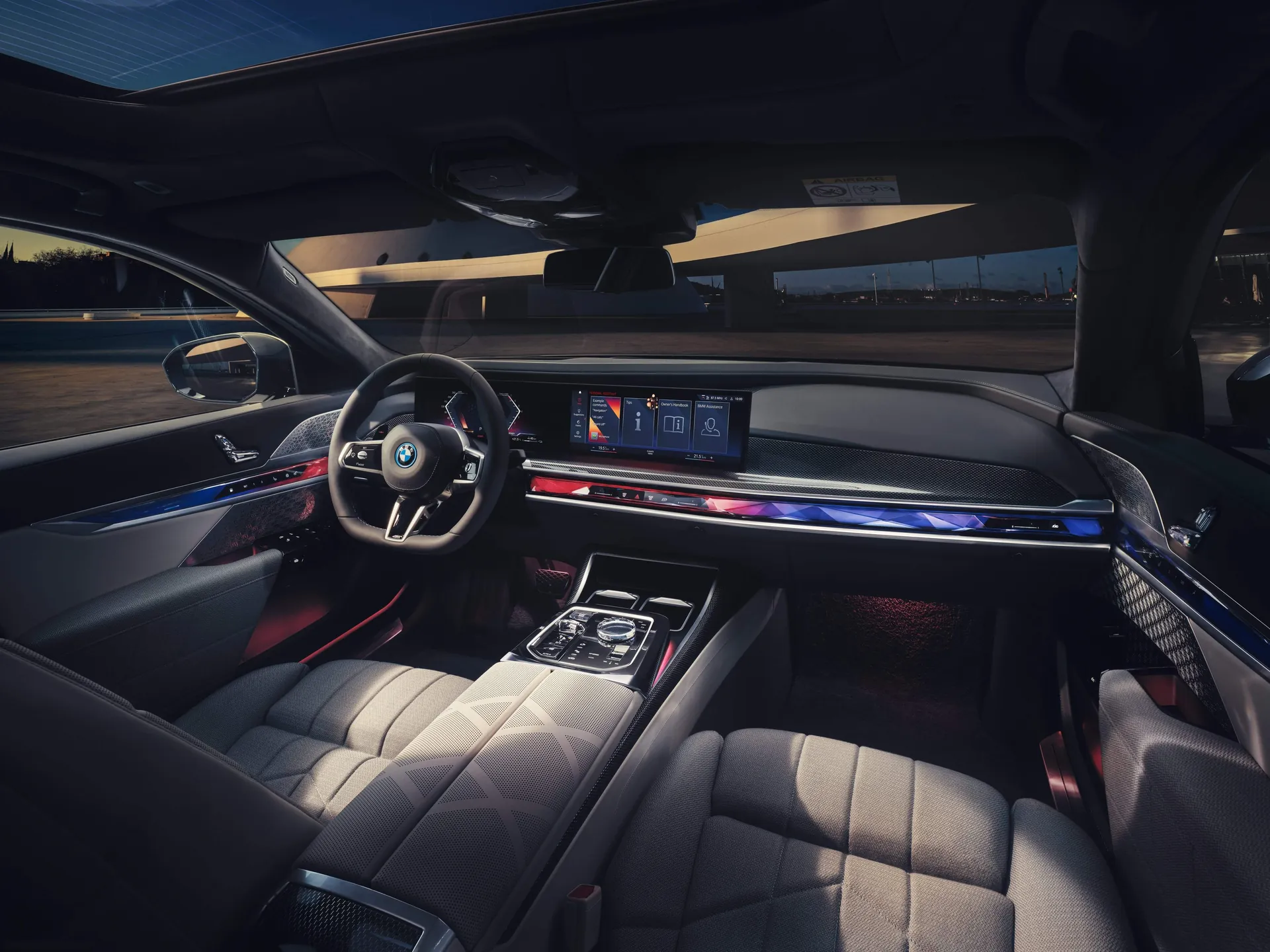 BMW M760e xDrive (2023) – interiér