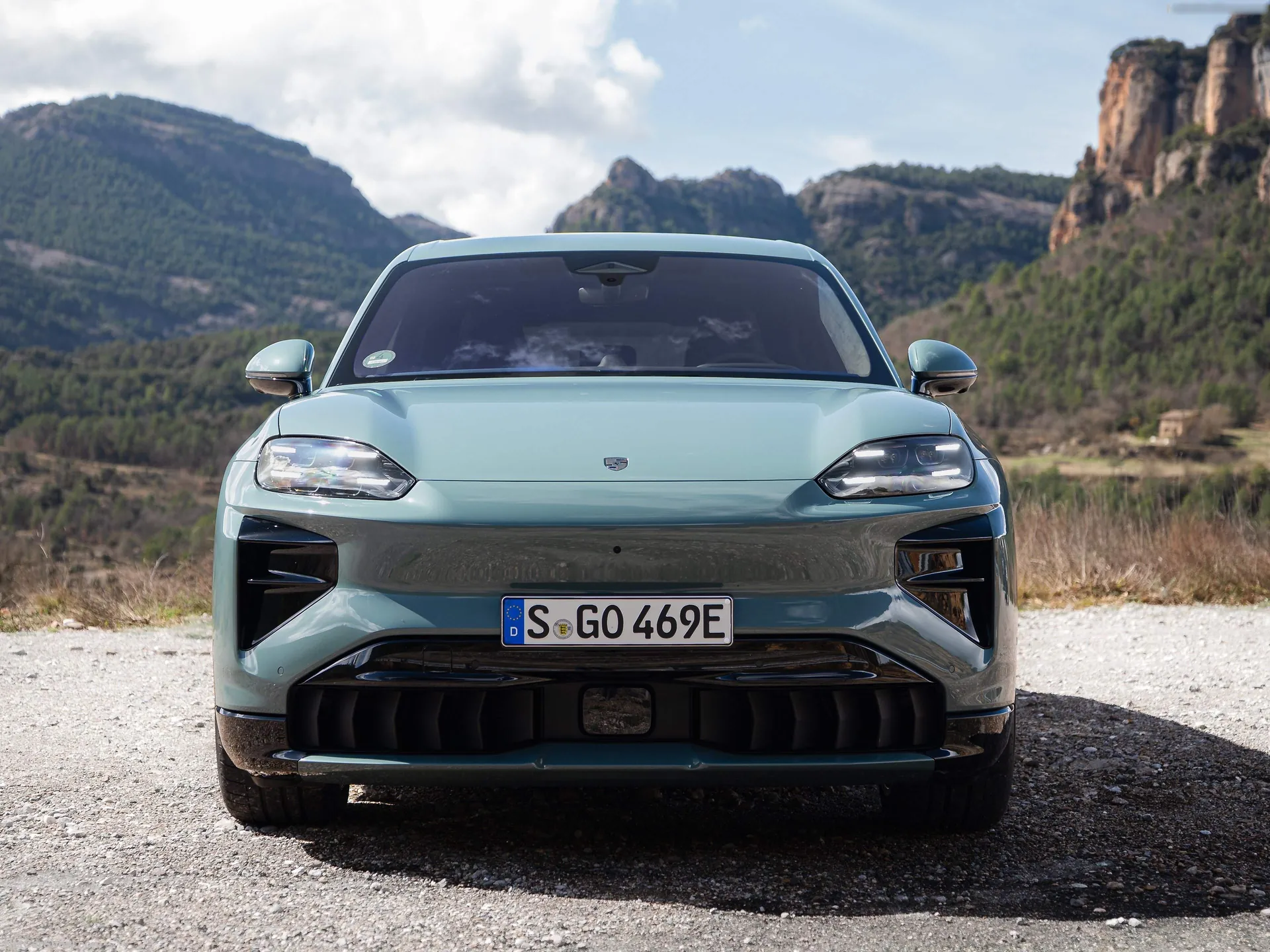 Porsche Cayenne Turbo Electric (2026) – zepředu