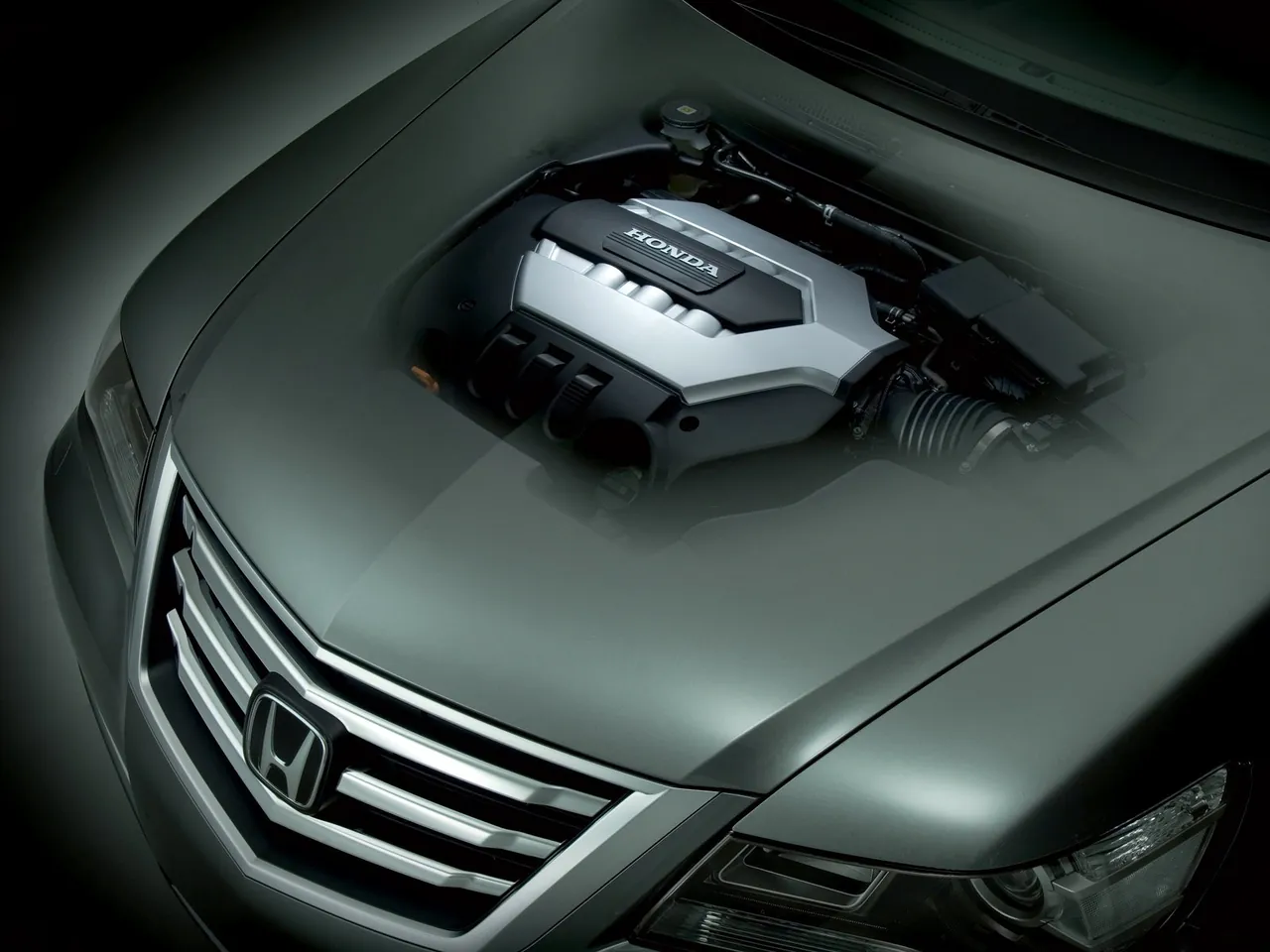 Honda Legend (2009) – motorový prostor