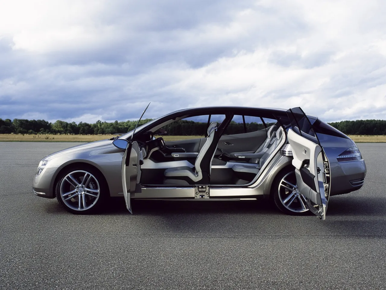 Mercedes-Benz F 500 Concept (2003) - Side Profile