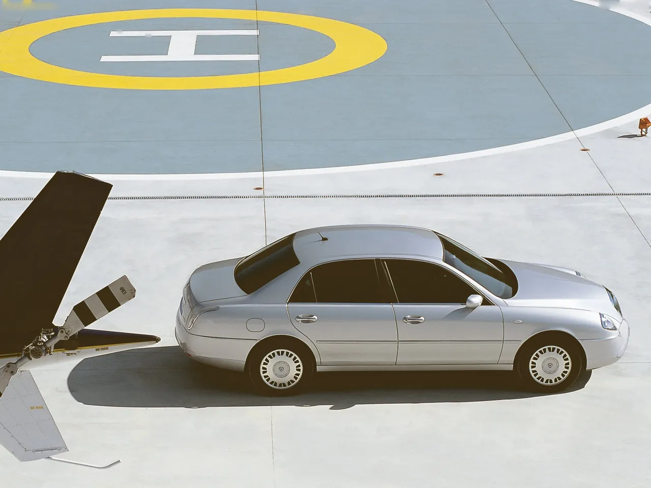 Lancia Thesis (2002) – boční profil