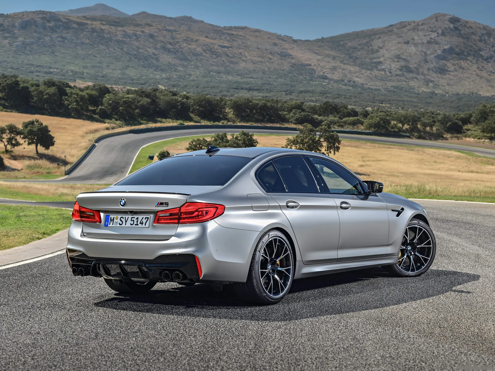 BMW M5 Competition (2019) – zadní tříčtvrteční pohled
